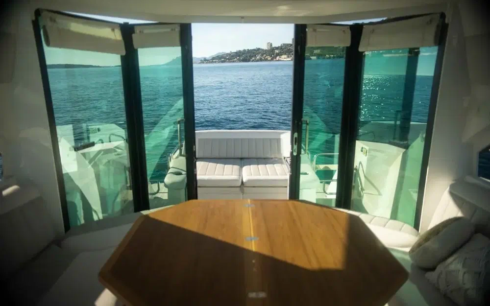 slider 9 Beneteau Gran Turismo 46