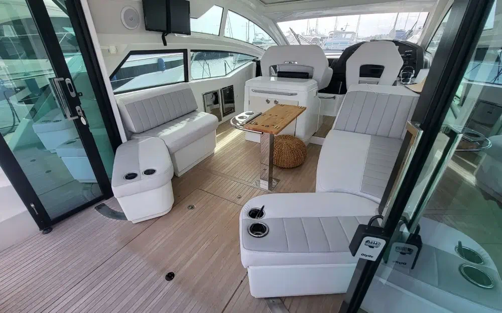 slider 11 Beneteau Gran Turismo 46