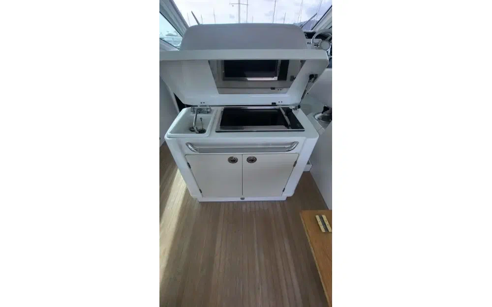 slider 17 Beneteau Gran Turismo 46