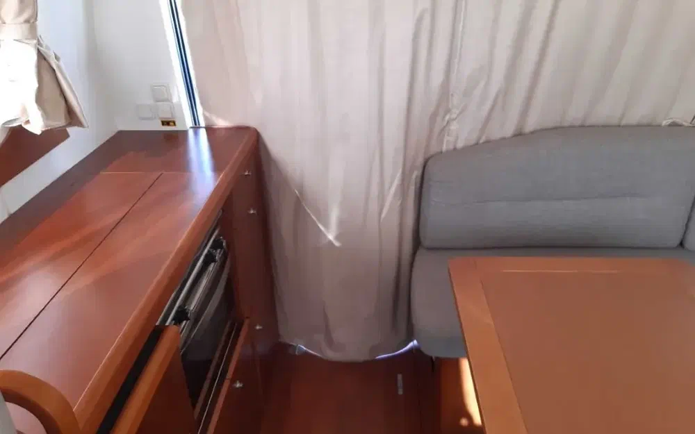 slider 9 Beneteau Antares 30