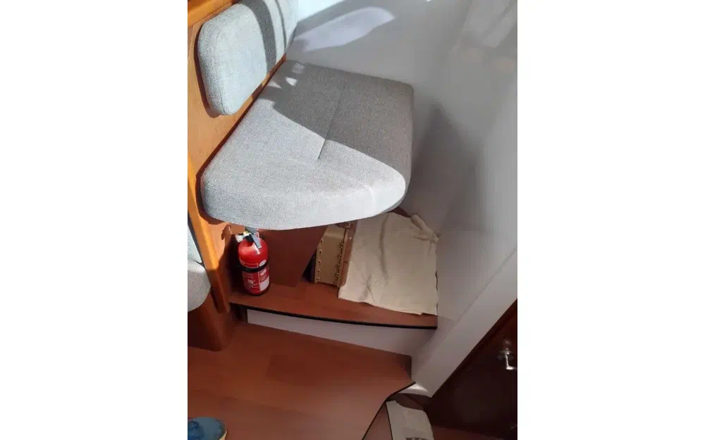 slider 19 Beneteau Antares 30