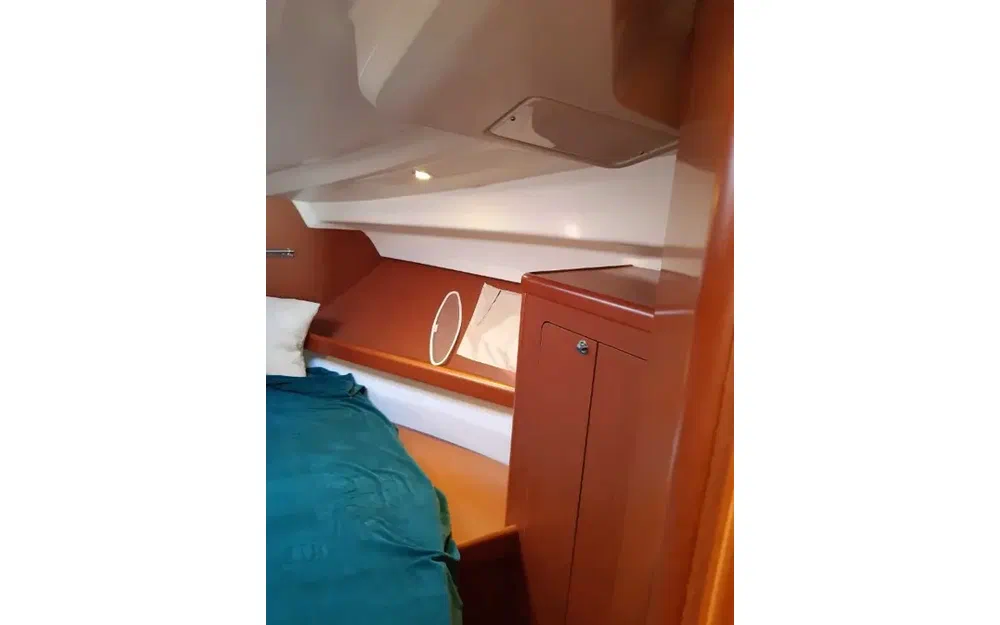 slider 24 Beneteau Antares 30