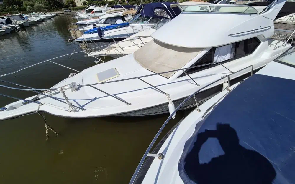 slider 0 Bayliner 2858 Fly