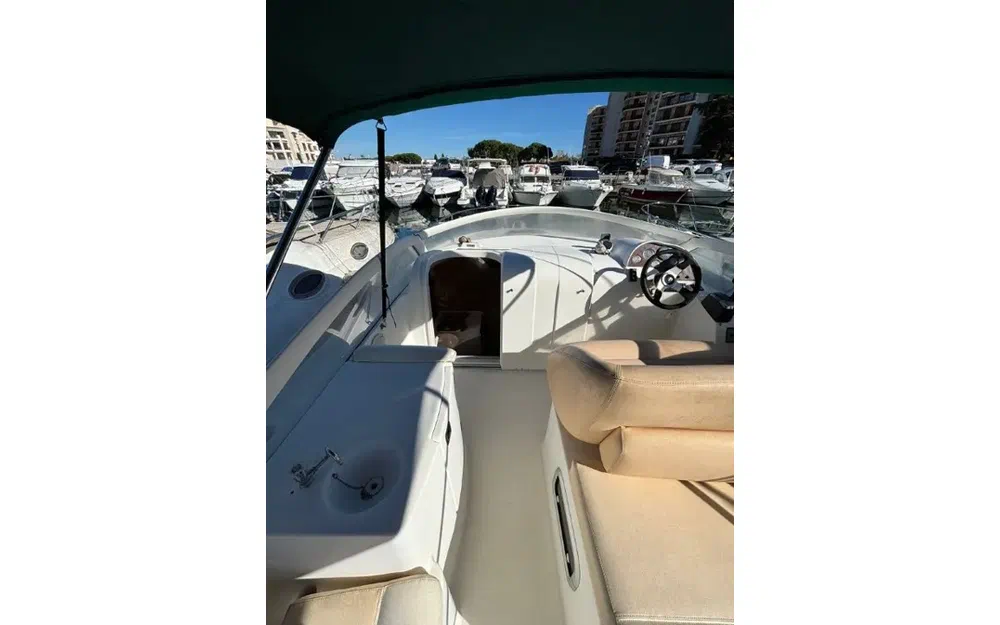 slider 4 Beneteau Flyer Viva 7.80