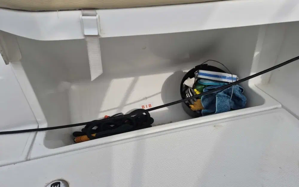 slider 18 Beneteau Monte Carlo 27