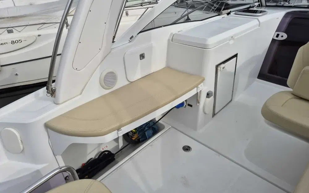 slider 5 Beneteau Monte Carlo 27