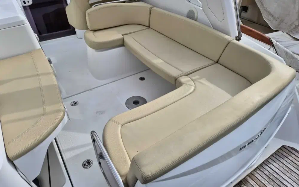 slider 7 Beneteau Monte Carlo 27