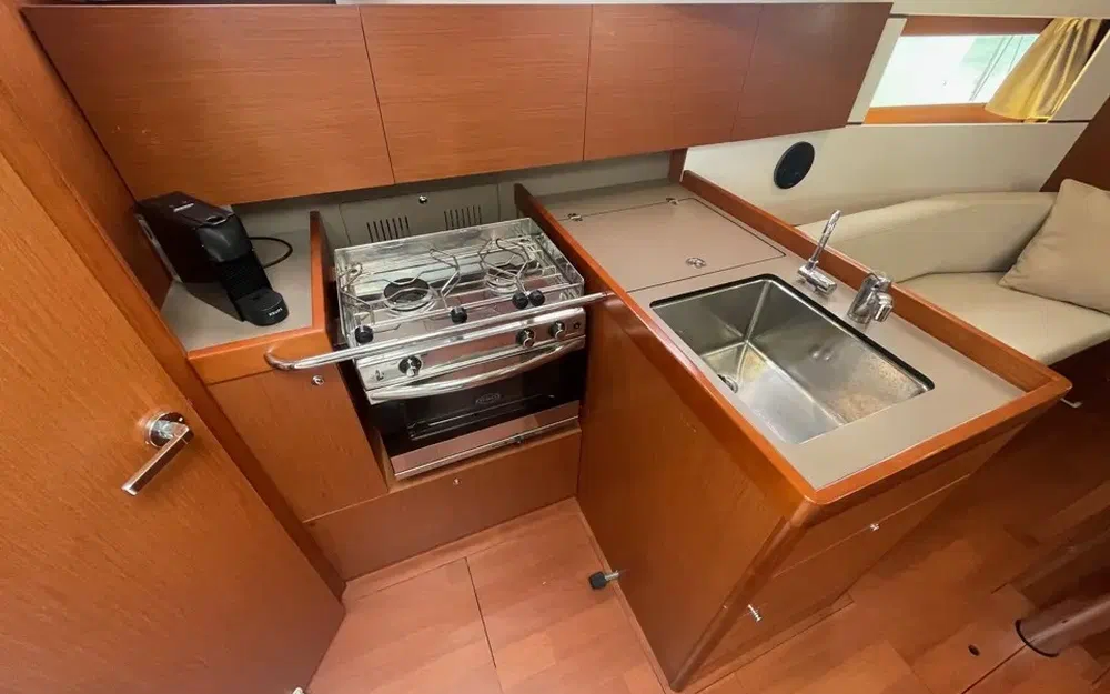 slider 12 Beneteau Oceanis 35.1