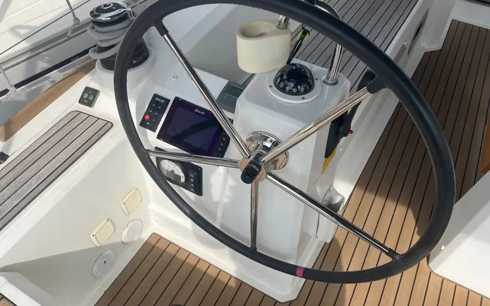 slider 2 Beneteau Oceanis 35.1