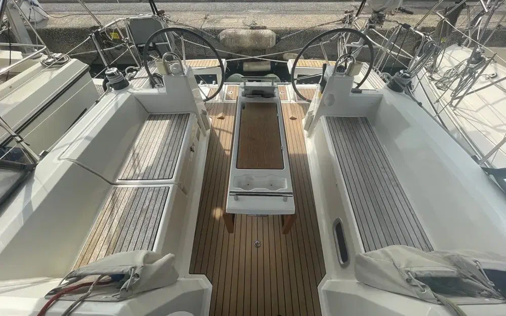 slider 4 Beneteau Oceanis 35.1