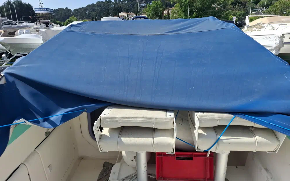 slider 15 Sealine 230 Senator