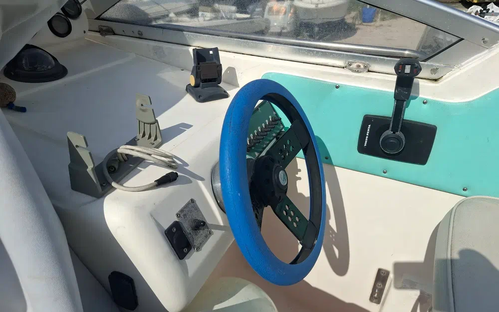 slider 24 Sealine 230 Senator