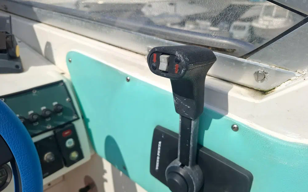 slider 29 Sealine 230 Senator