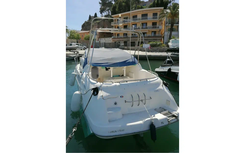 slider 3 Sealine 230 Senator