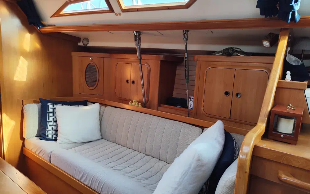 slider 9 Dufour 42 Prestige