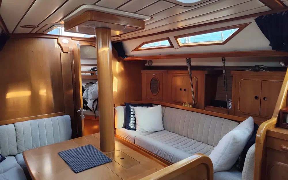 slider 10 Dufour 42 Prestige