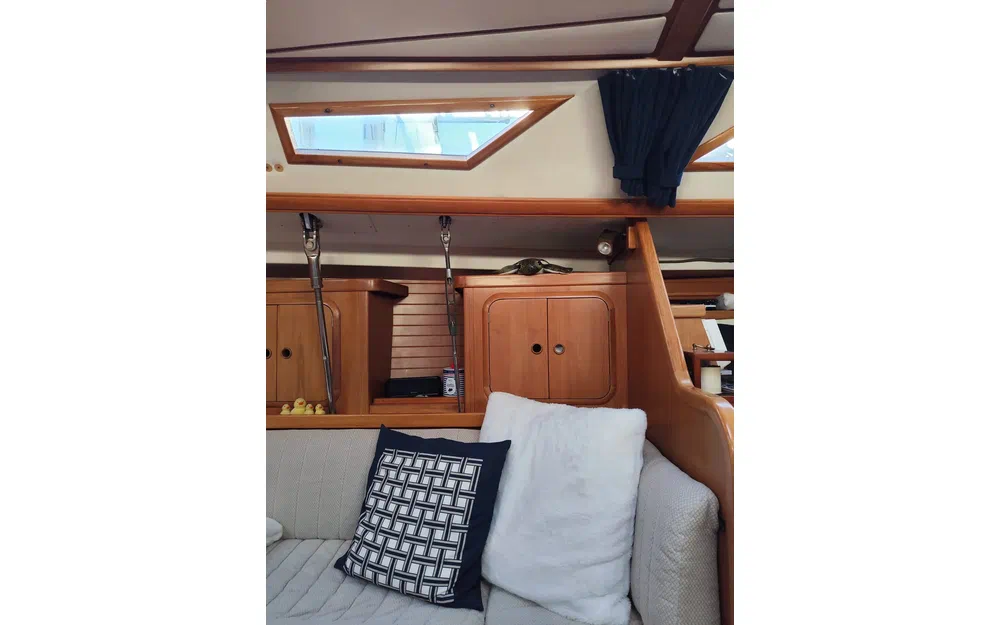 slider 12 Dufour 42 Prestige