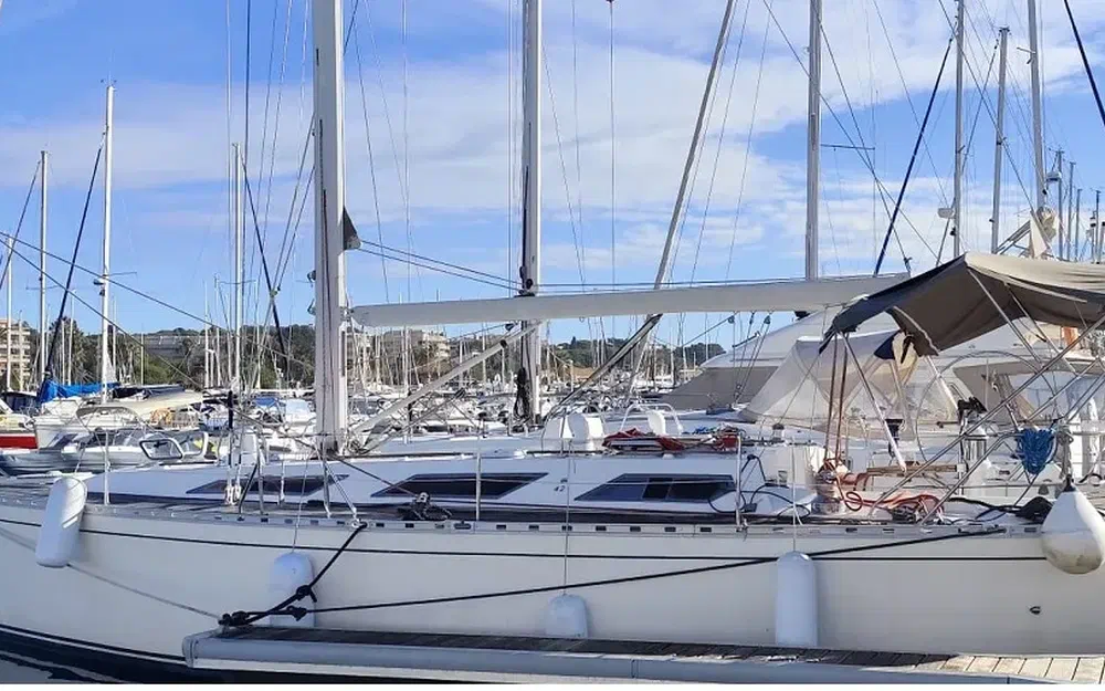 slider 0 Dufour 42 Prestige