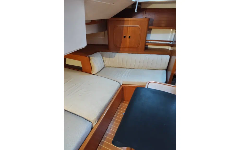 slider 19 Dufour 42 Prestige