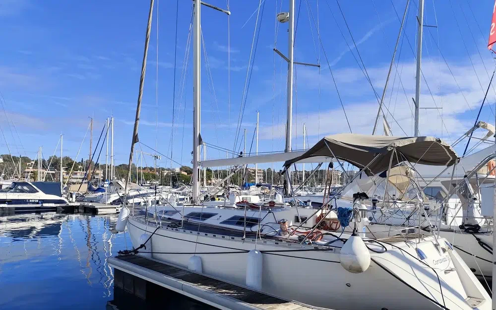 slider 1 Dufour 42 Prestige