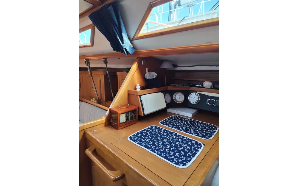 slider 6 Dufour 42 Prestige