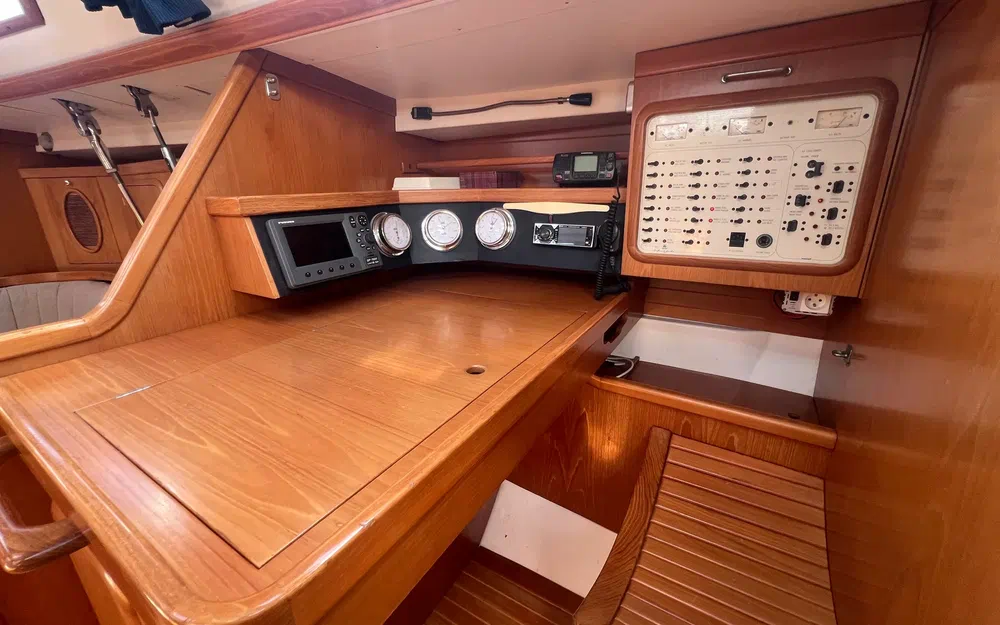 slider 89 Dufour 42 Prestige