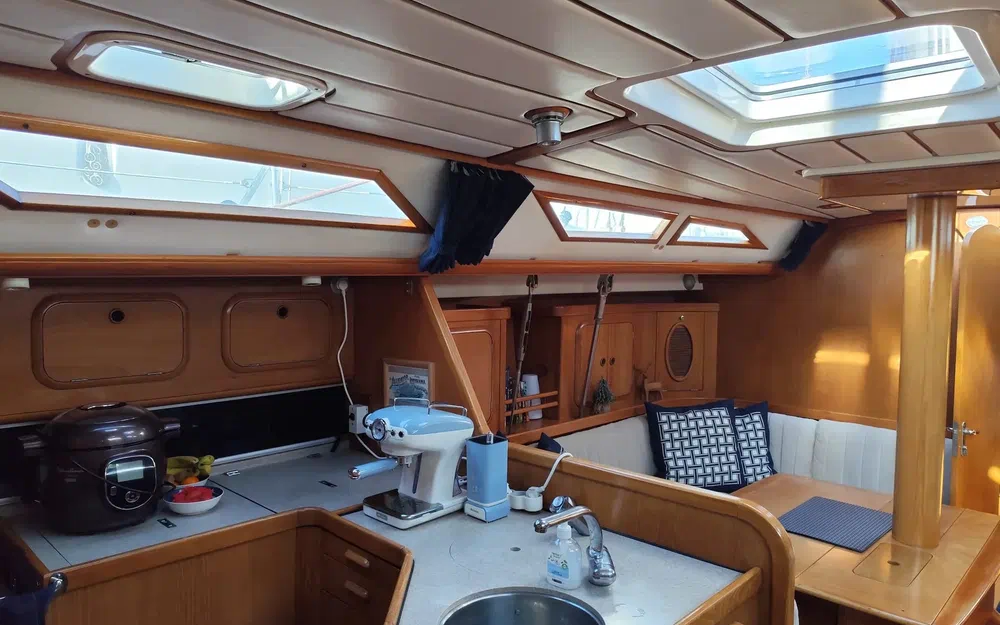 slider 8 Dufour 42 Prestige