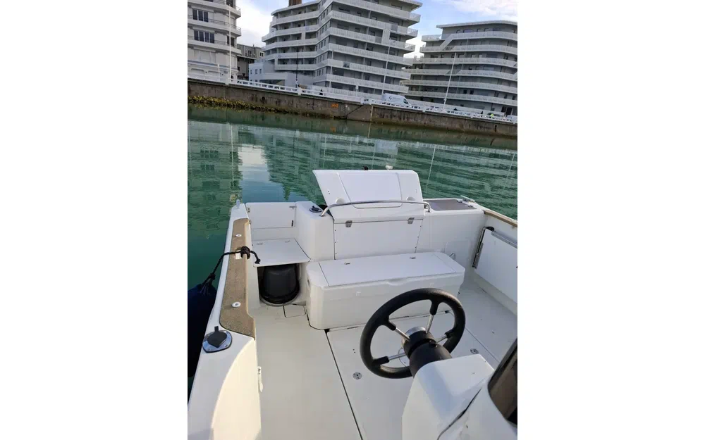 slider 9 Jeanneau MERRY FISHER 695 MARLIN