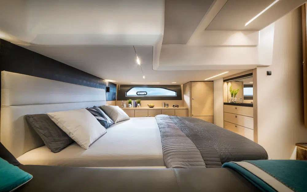 slider 11 Bavaria R40 Fly