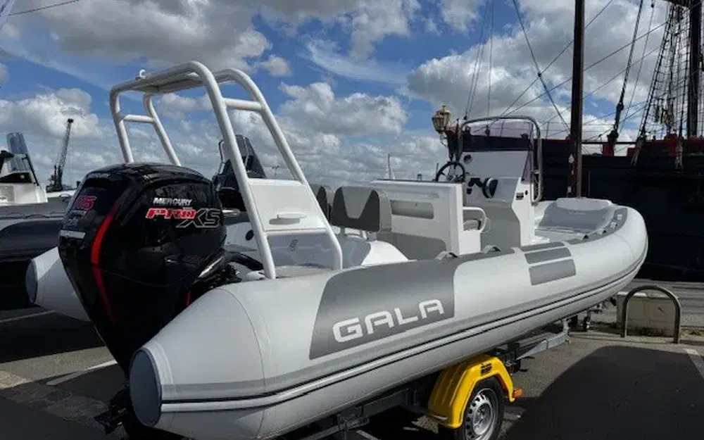 slider 1 Gala Boats V580 Deluxe