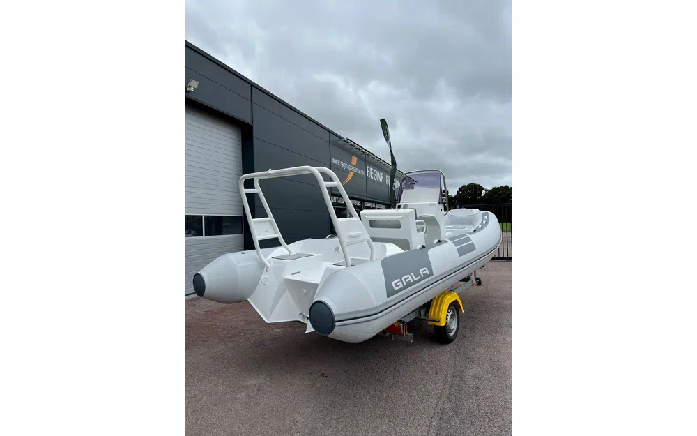 slider 3 Gala Boats V580 Deluxe