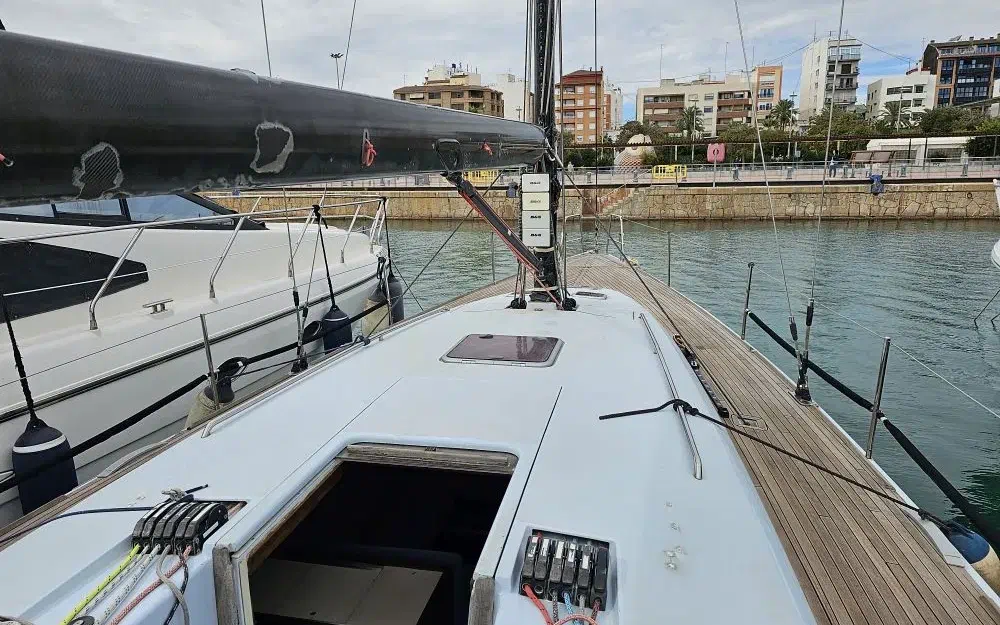slider 11 Sly Yachts 47 AVIS