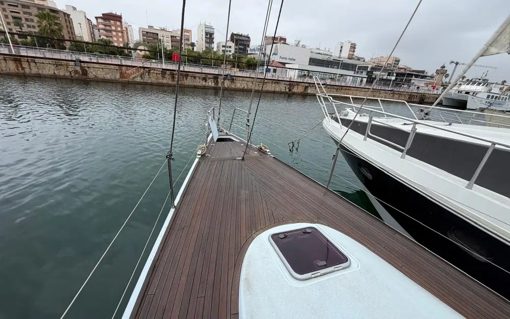 slider 11 Sly Yachts 47 AVIS