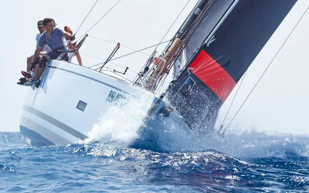 slider 1 Sly Yachts 47 AVIS