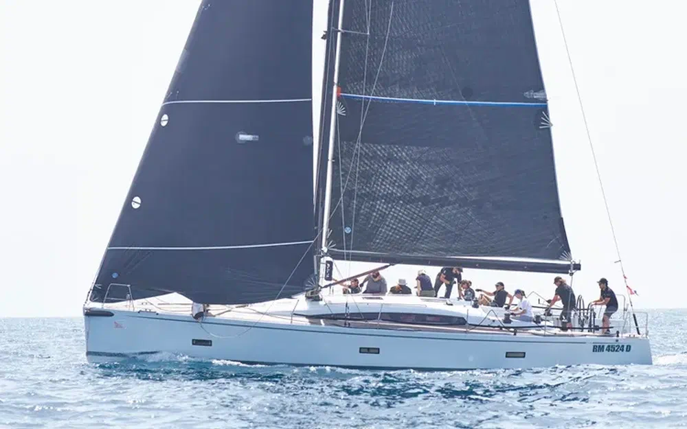 slider 2 Sly Yachts 47 AVIS