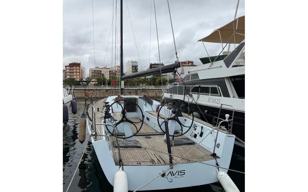 slider 3 Sly Yachts 47 AVIS