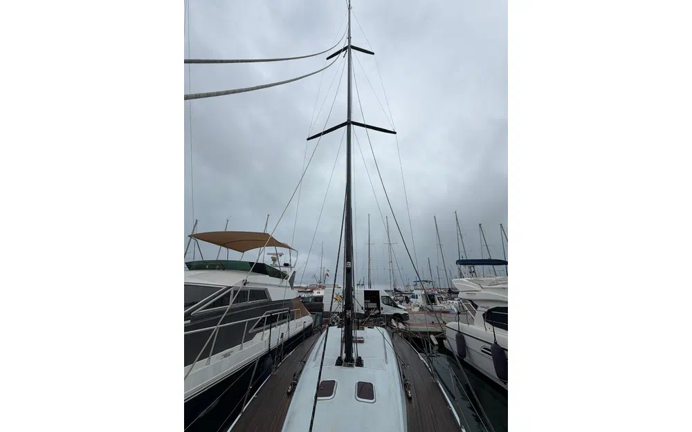 slider 5 Sly Yachts 47 AVIS