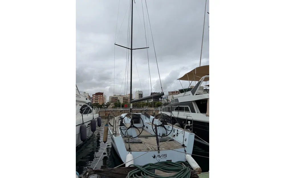 slider 8 Sly Yachts 47 AVIS
