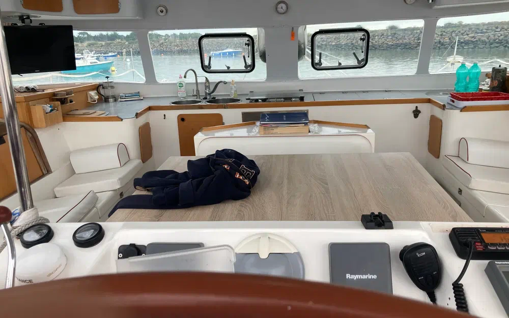 slider 2 Indigo Yacht Aventura 36 Cruiser