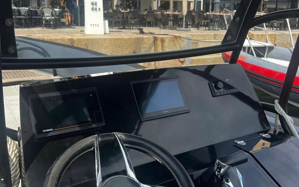 slider 10 Sea Water Phantom 300