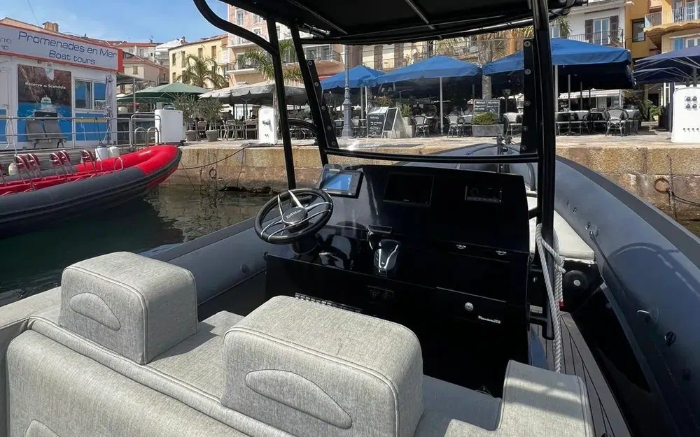 slider 4 Sea Water Phantom 300