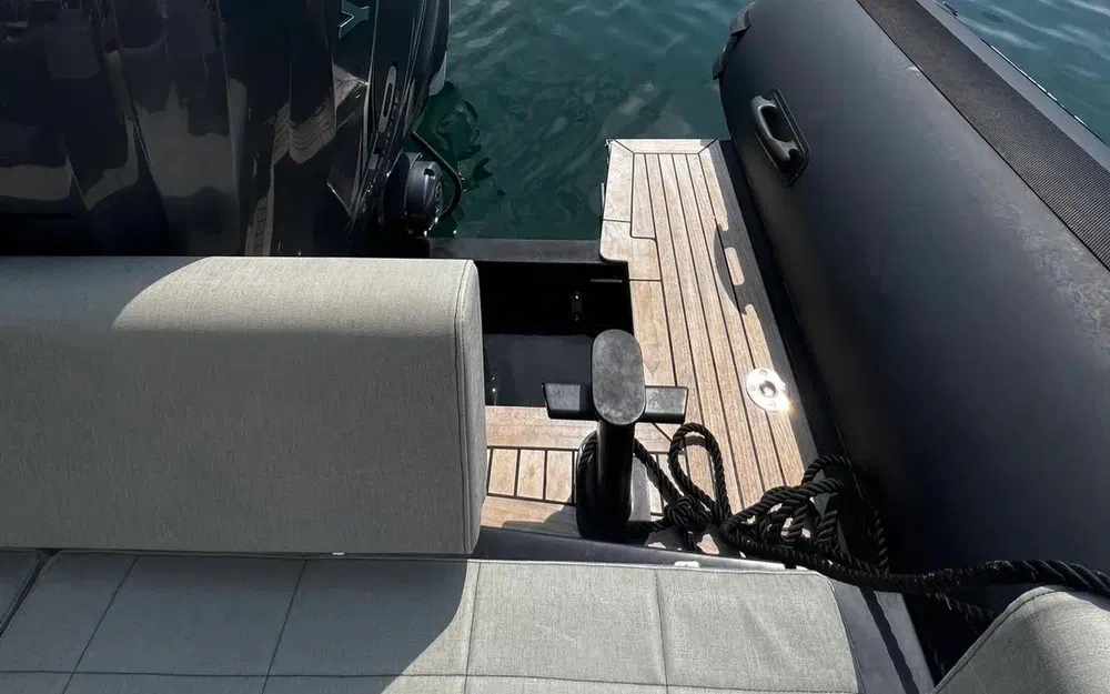 slider 7 Sea Water Phantom 300