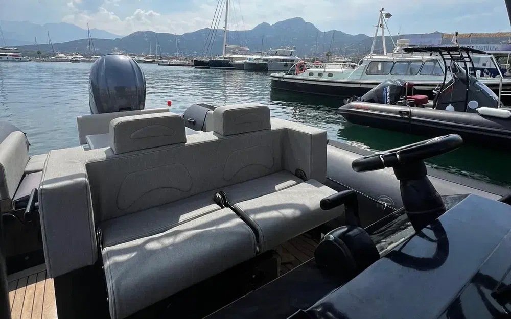 slider 5 Sea Water Phantom 300