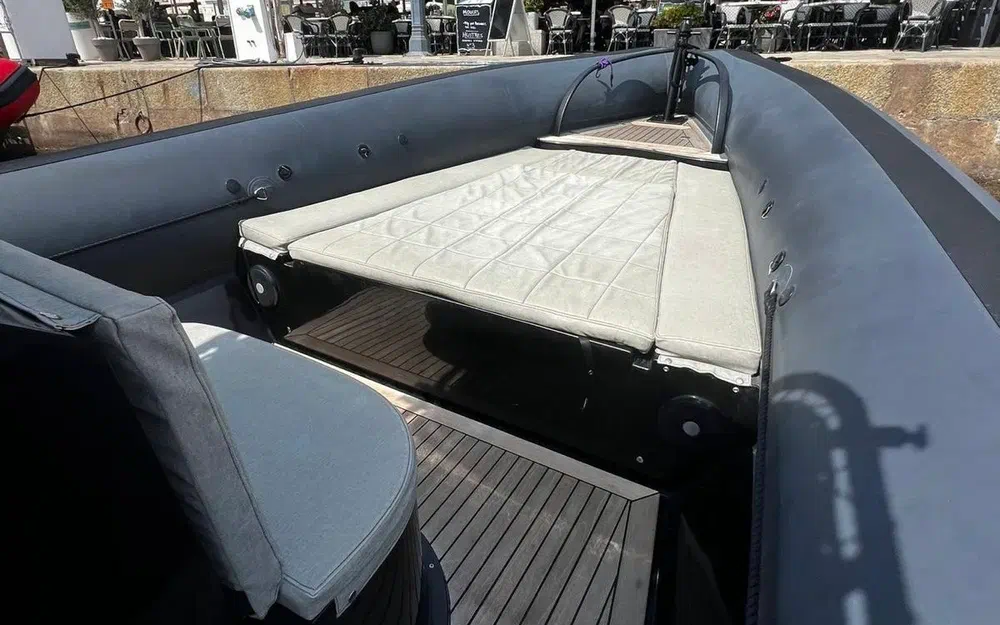 slider 6 Sea Water Phantom 300