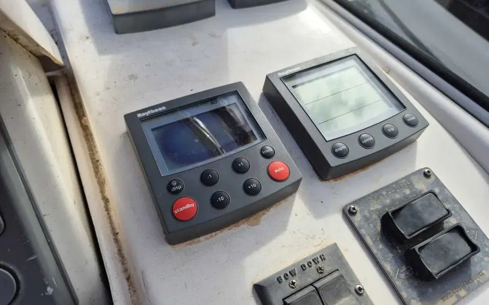 slider 34 Windy 40 Bora