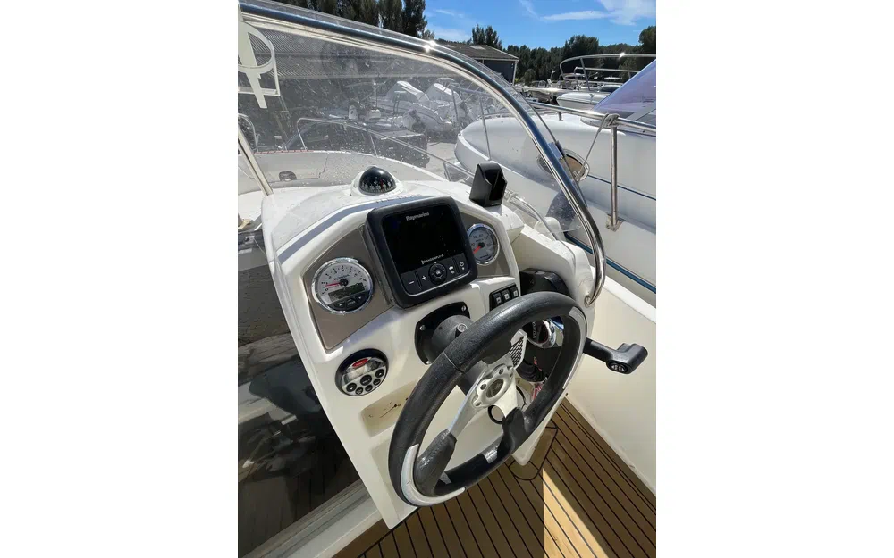 slider 9 Jeanneau Cap Camarat 635