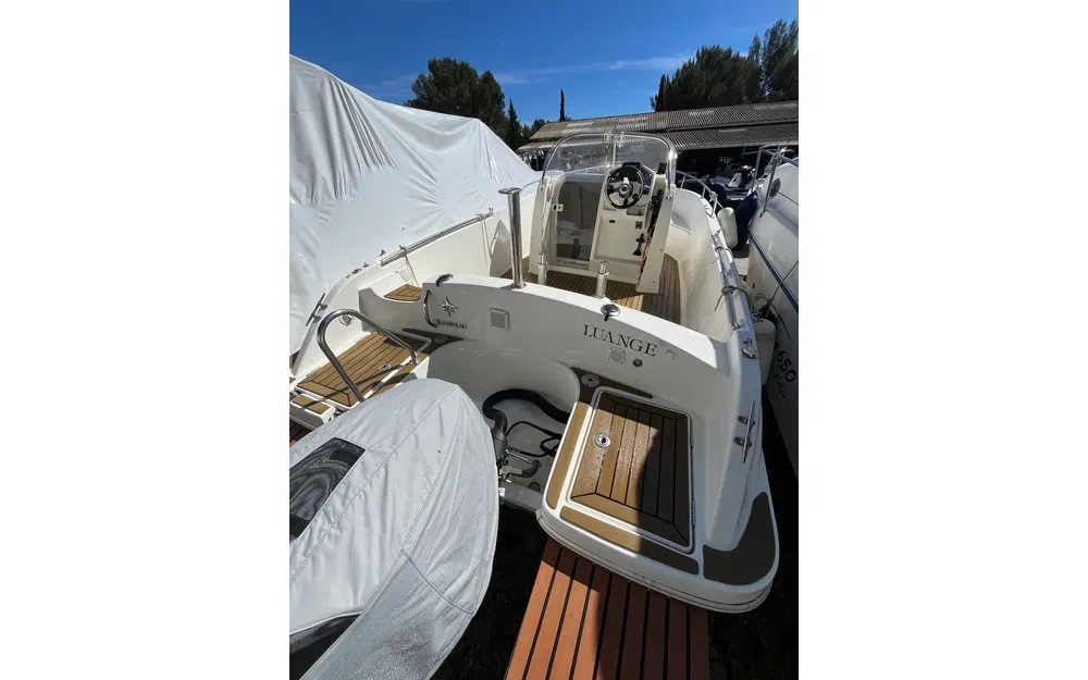 slider 3 Jeanneau Cap Camarat 635