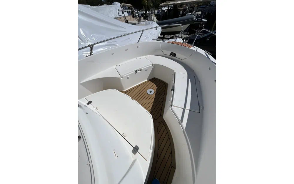 slider 6 Jeanneau Cap Camarat 635