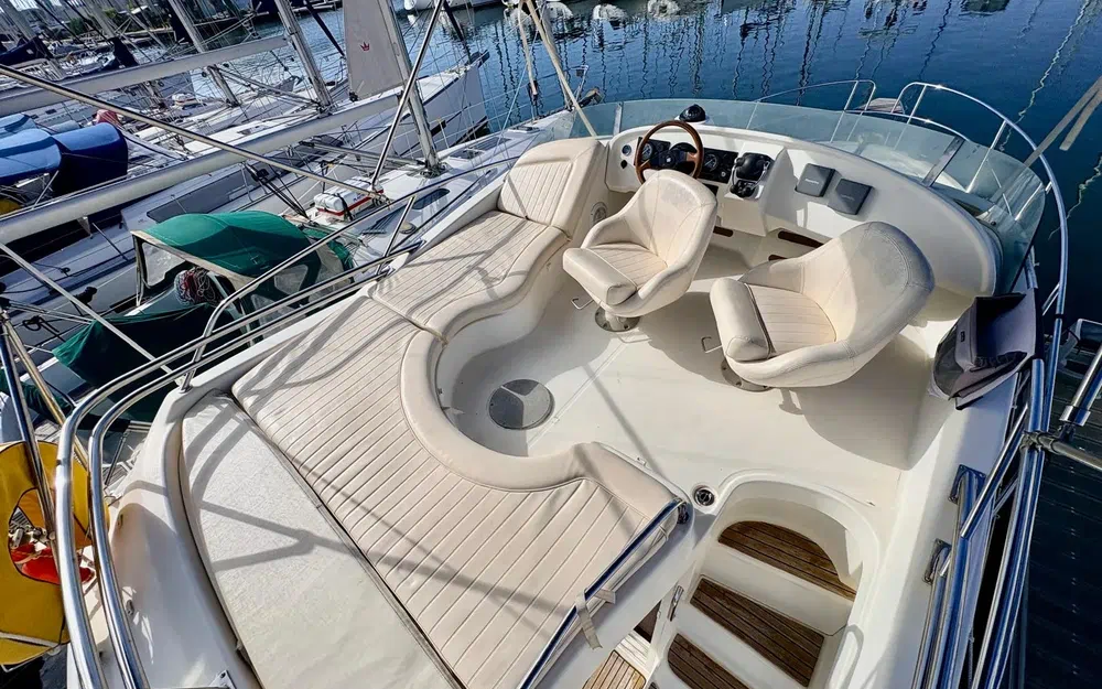 slider 9 Jeanneau Prestige 32 Fly