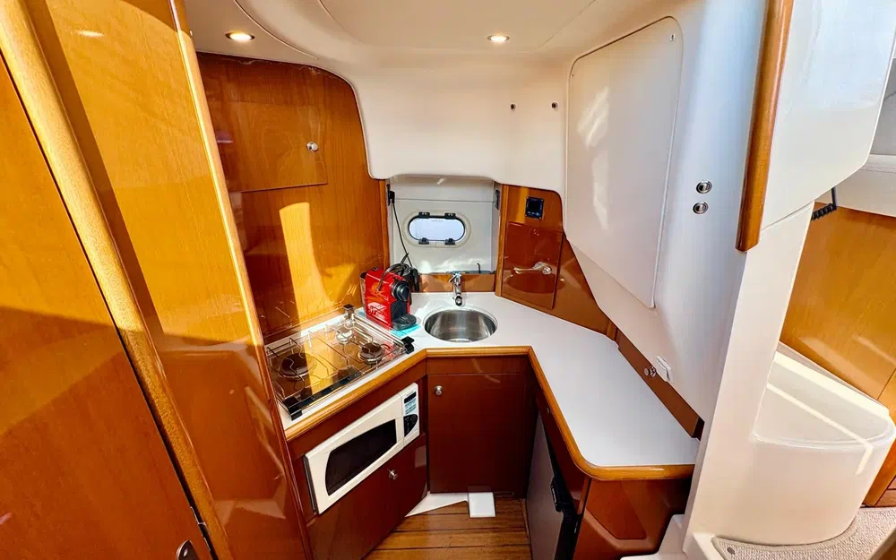 slider 19 Jeanneau Prestige 32 Fly